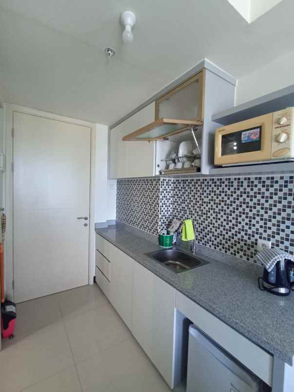 amor pakuwon city lantai 32 full furnish type 1 br