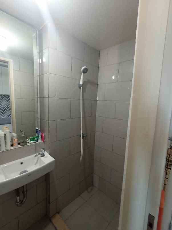 amor pakuwon city lantai 32 full furnish type 1 br