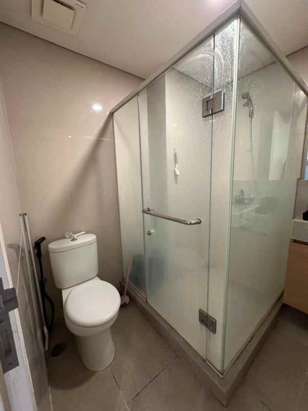 apartemen full furnished di landmark residence