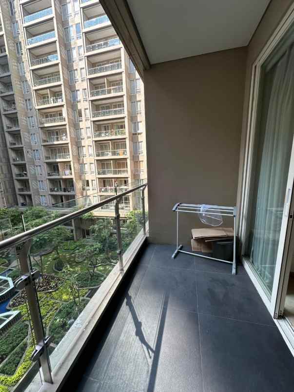 apartemen full furnished di landmark residence