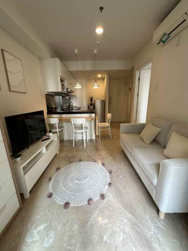 apartemen full furnished di landmark residence