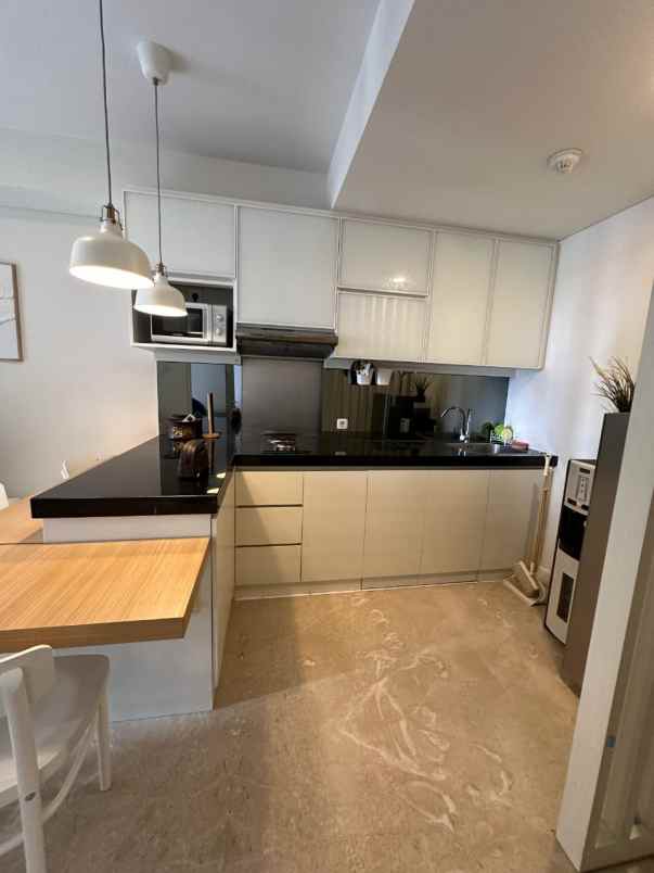 apartemen full furnished di landmark residence