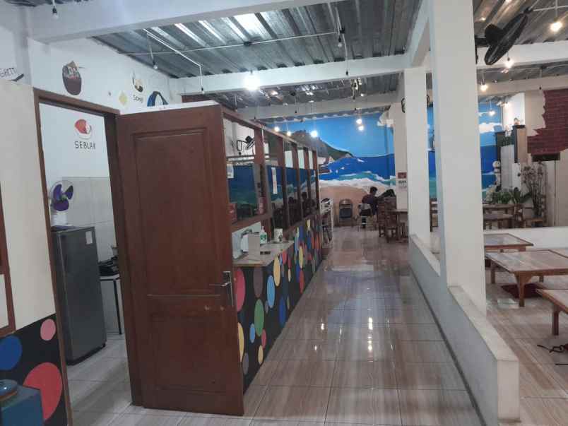 bangunan baru jalan besar