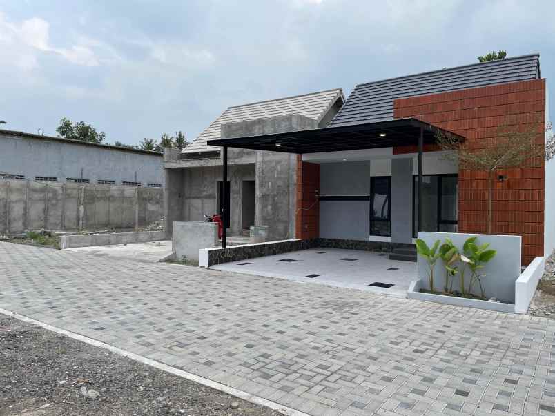 cluster one gate system di cebongan sleman siap huni