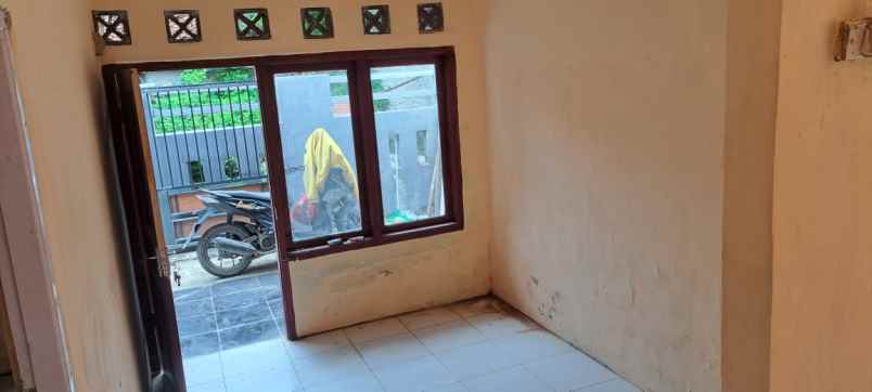 d jual rumah strategis siap huni
