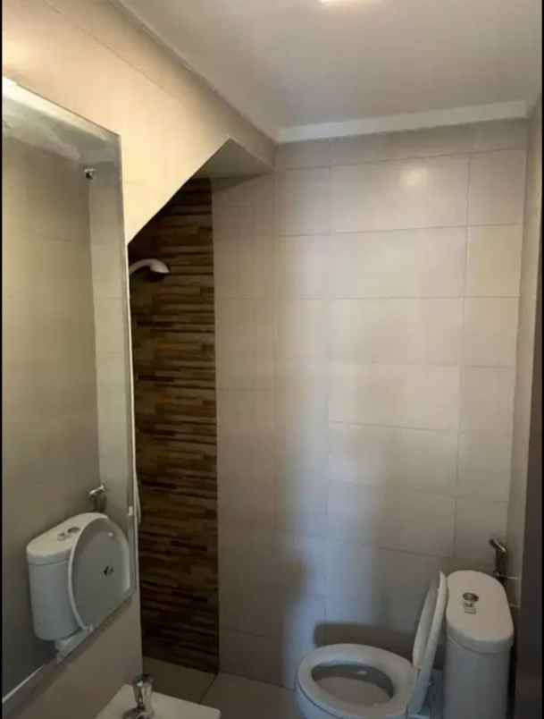 dijual cepat rumah hook di burgundy summarecon bekasi