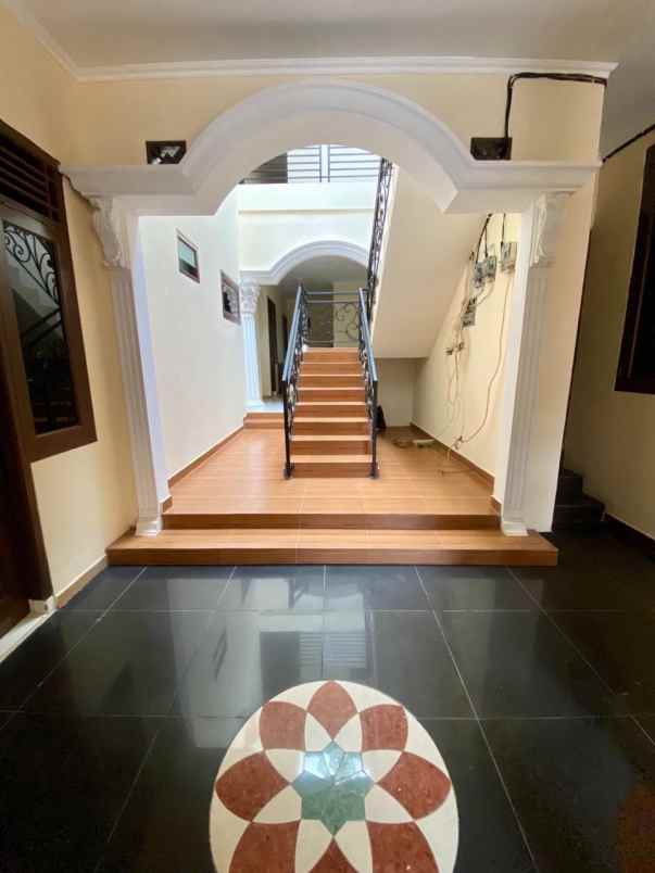 dijual kost cipayung