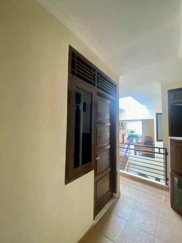 dijual kost cipayung