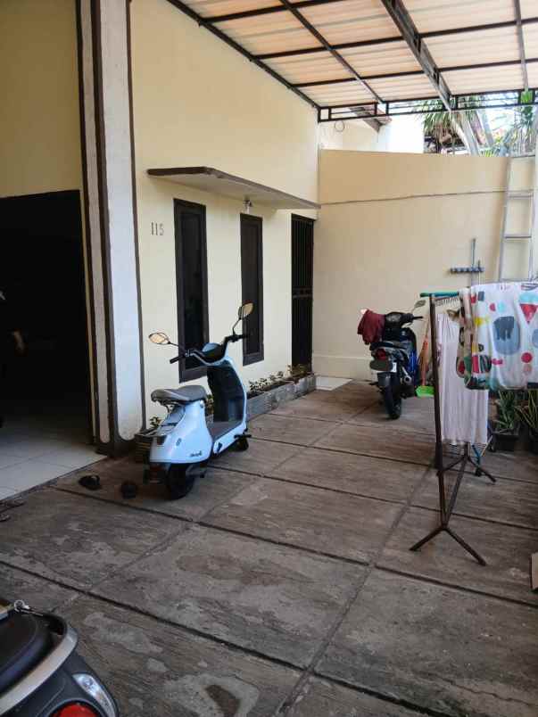 dijual kost perumnas beji depok