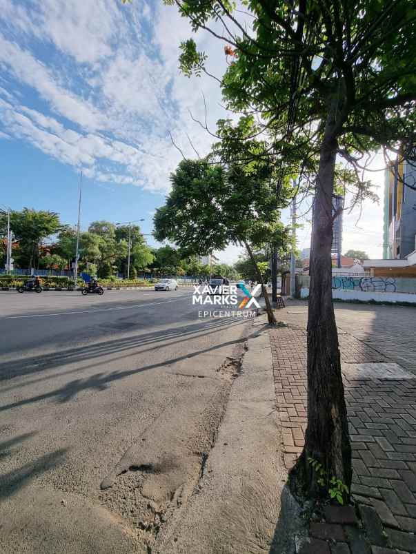 dijual ruko di raya dharmahusada unair 3 lantai