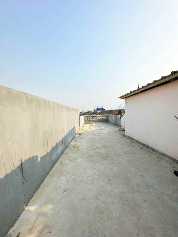 dijual rumah 2 lantai rooftop di menteng jakarta pusat