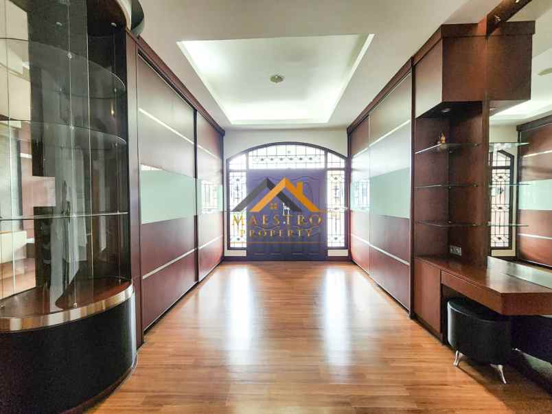dijual rumah 3 tingkat di komplek padang golf mansion