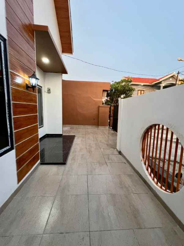 dijual rumah 999000000