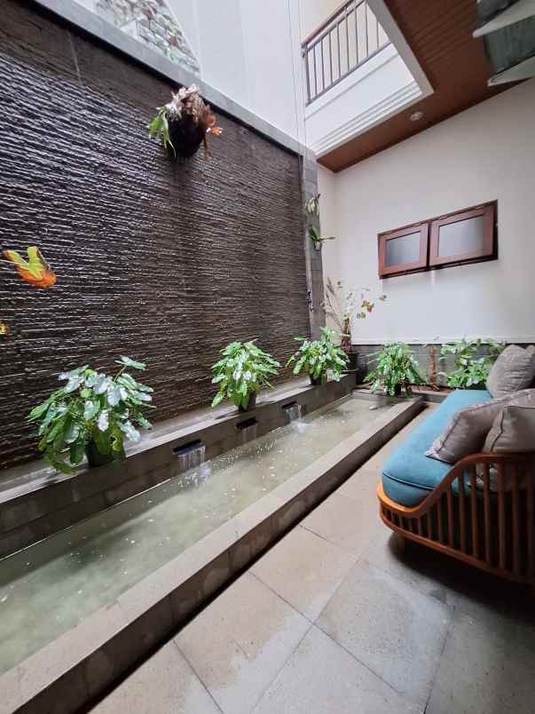 dijual rumah adhyaksa lebak bulus