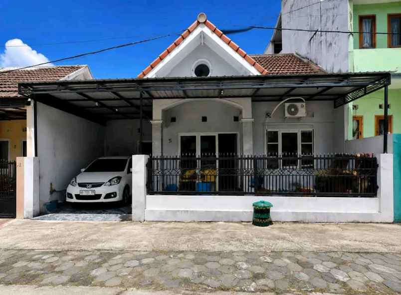 dijual rumah ambarukmo
