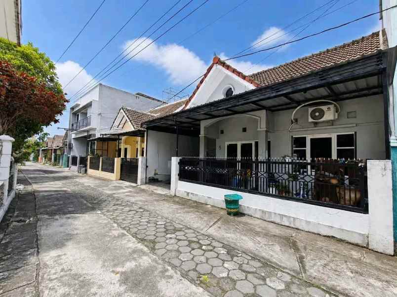 dijual rumah ambarukmo