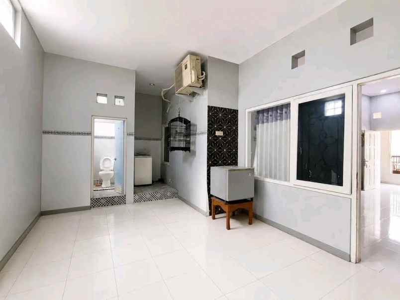 dijual rumah ambarukmo
