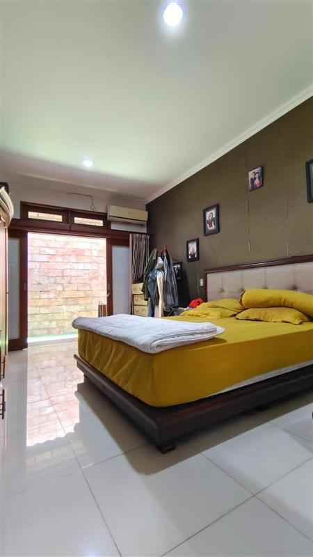 dijual rumah angkaln jati jati waringin