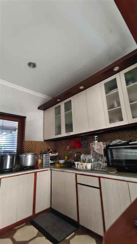 dijual rumah angkaln jati jati waringin