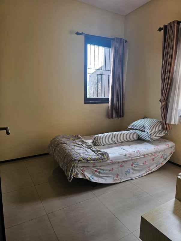 dijual rumah antapani