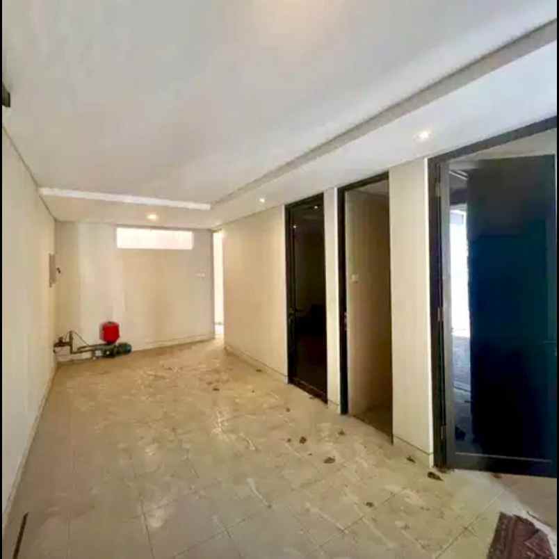 dijual rumah araya 2