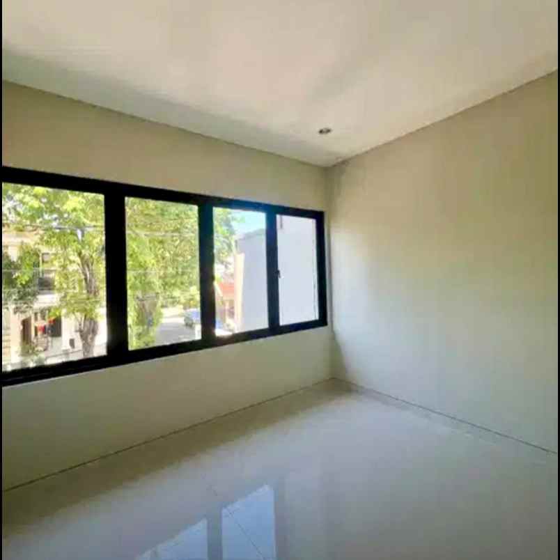 dijual rumah araya 2