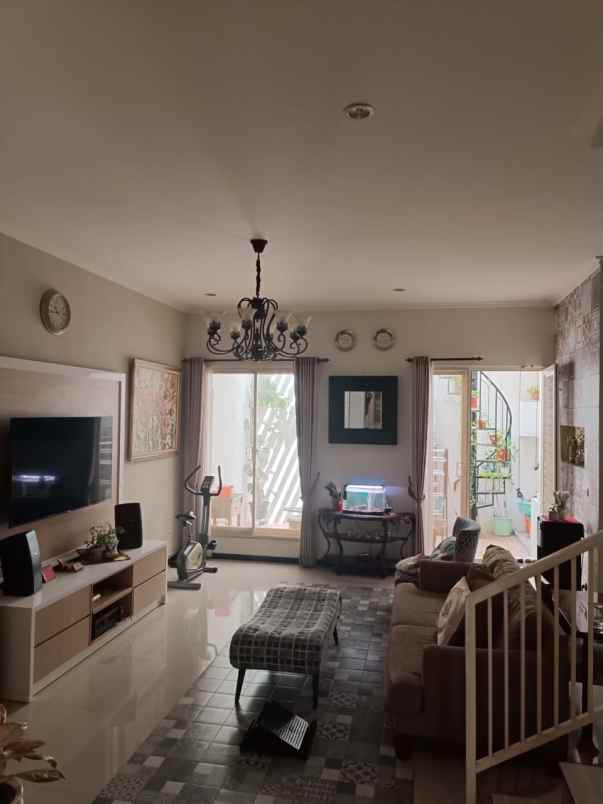 dijual rumah araya galaxy bumi permai