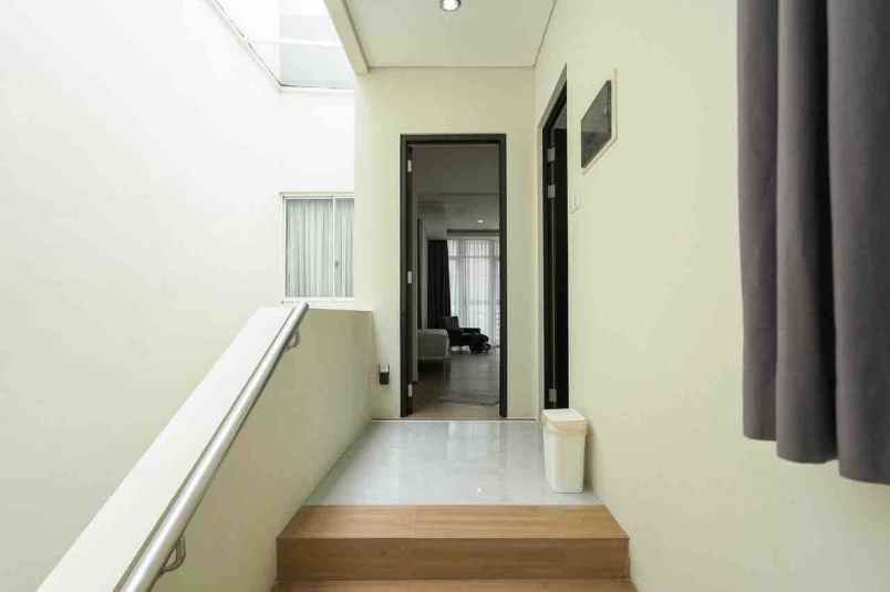 dijual rumah asera one east harapan