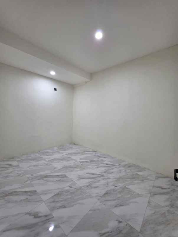 dijual rumah babatan pantai