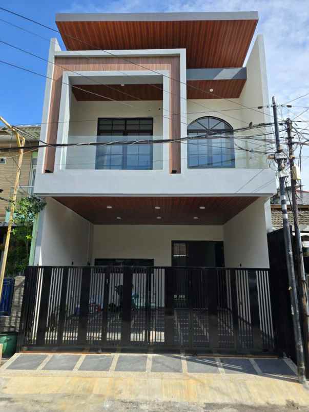 dijual rumah babatan pantai utara