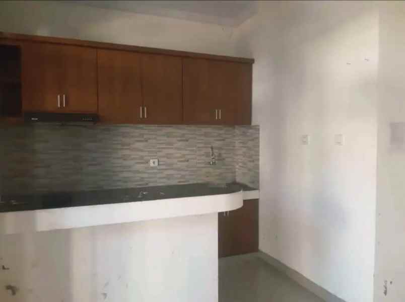 dijual rumah batu bulan