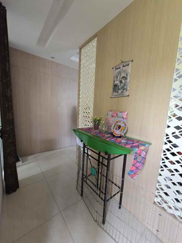 dijual rumah beverly golf lippo karawaci