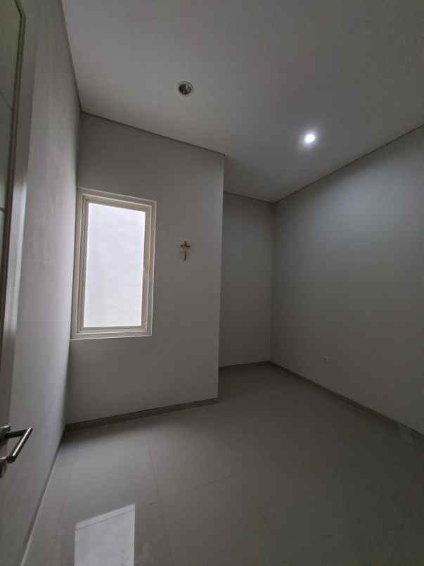 dijual rumah bhaskara selatan