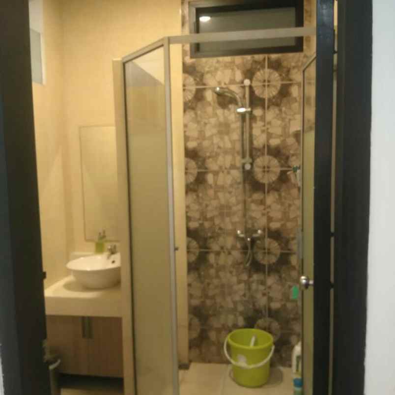 dijual rumah buah batu regency