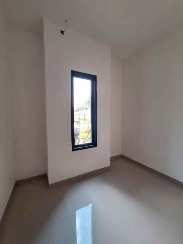 dijual rumah buaran