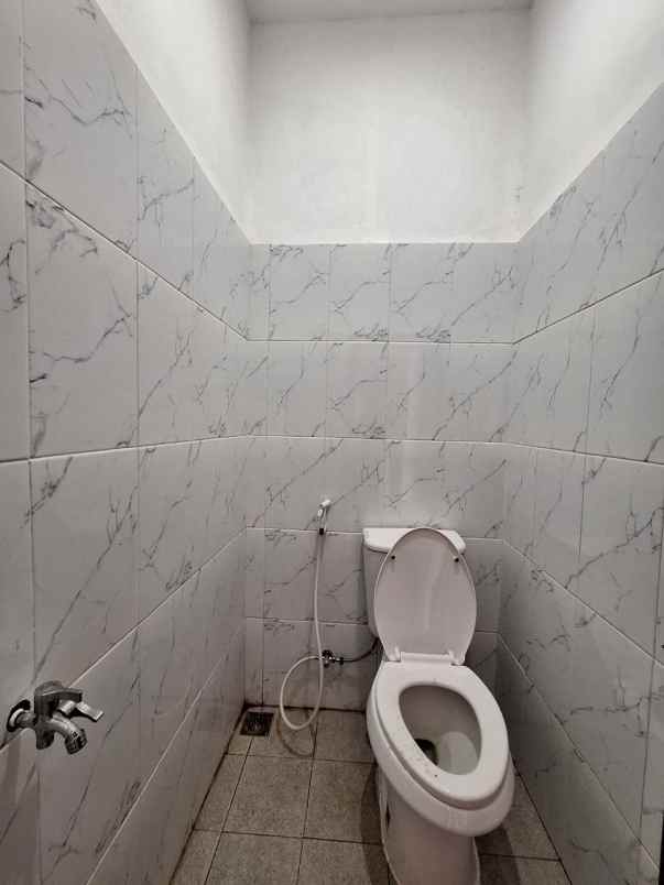 dijual rumah buaran
