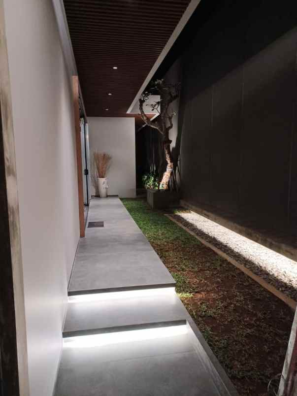 dijual rumah bukit golf mediterania