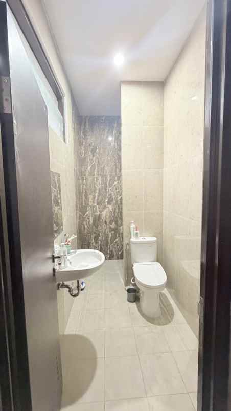 dijual rumah bukit golf riverside cibubur