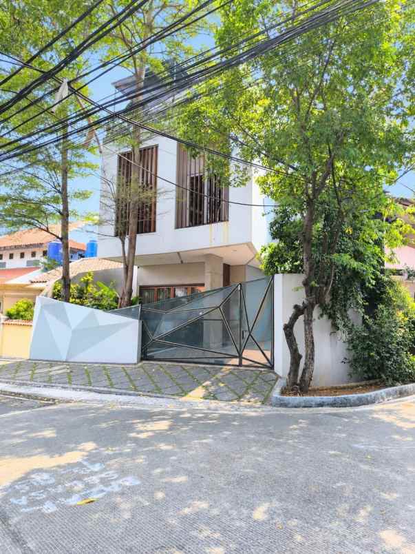 dijual rumah cempaka baru kemayaron
