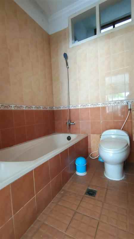 dijual rumah cenpaka putih jakarta pusat