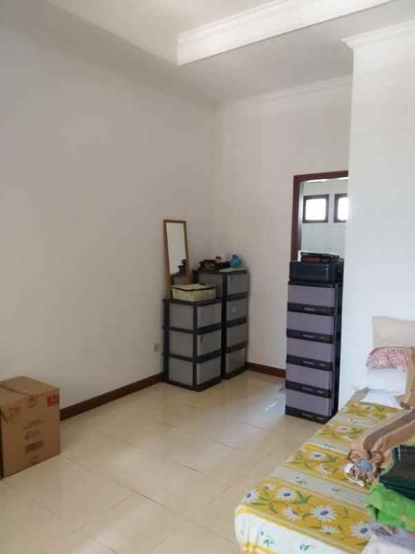 dijual rumah cigadung raya barat