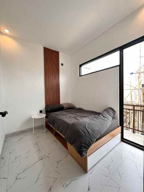 dijual rumah cilangkap