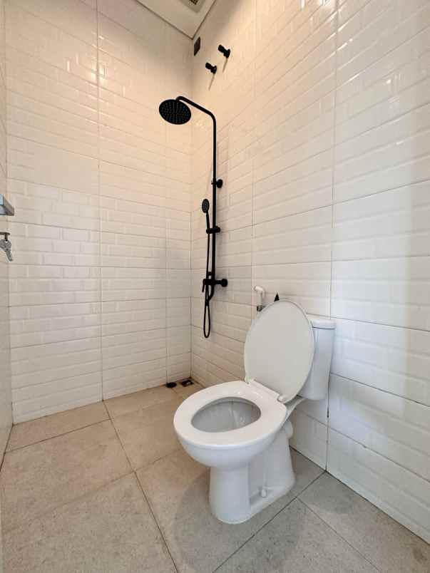 dijual rumah cilangkap