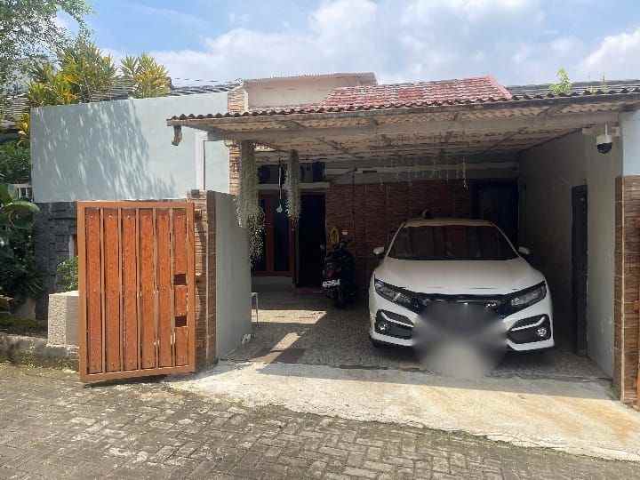 dijual rumah cipageran asri