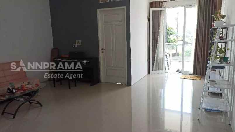 dijual rumah cipayung