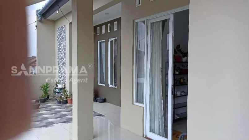 dijual rumah cipayung
