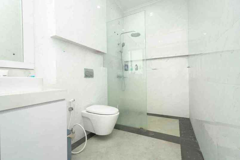 dijual rumah cluster asera one east