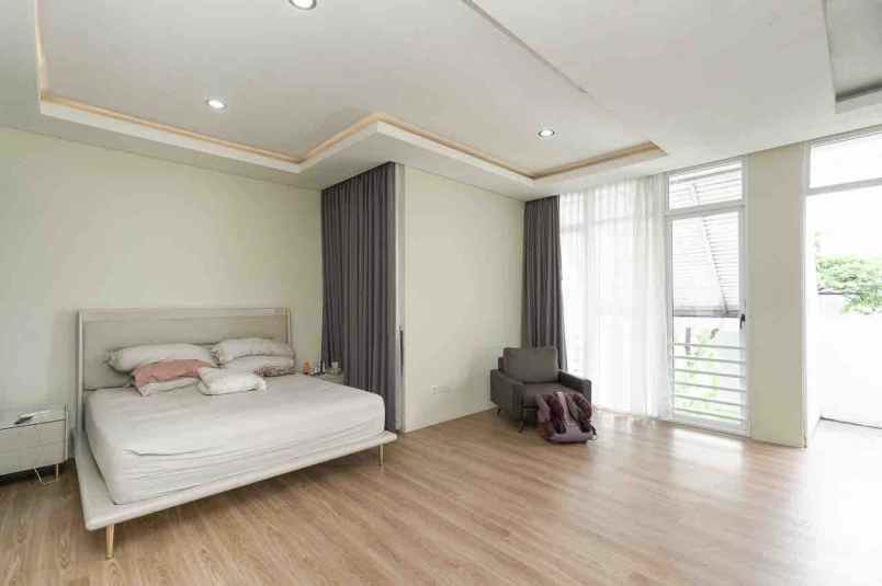 dijual rumah cluster asera one east