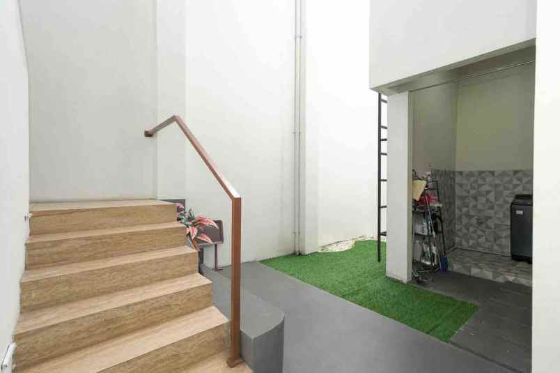 dijual rumah cluster asera one east
