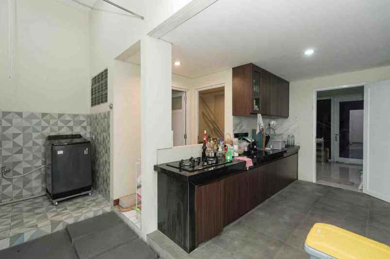 dijual rumah cluster asera one east